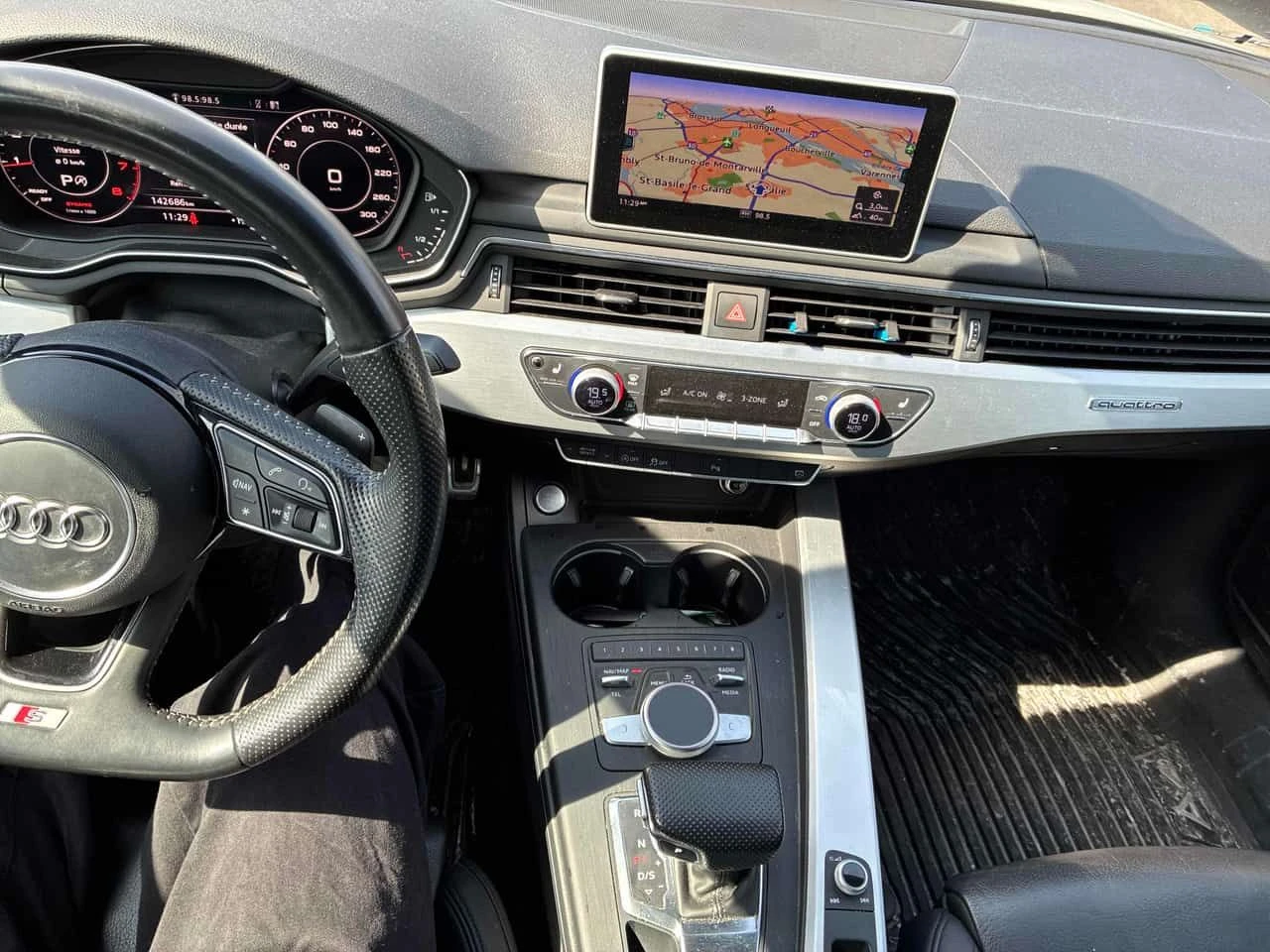 Audi A4 * Technik * CARFAX * Хед-ъп * Bang & Olufsen * , снимка 9 - Автомобили и джипове - 54037260