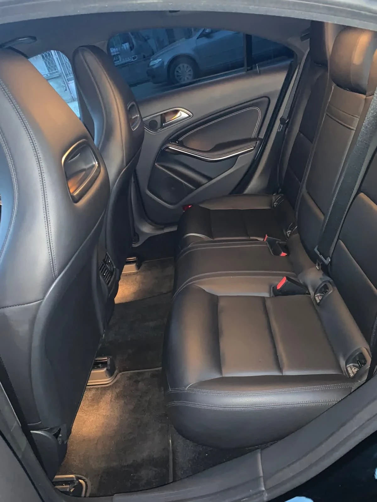 Mercedes-Benz CLA 250 AMG, снимка 11 - Автомобили и джипове - 54301313