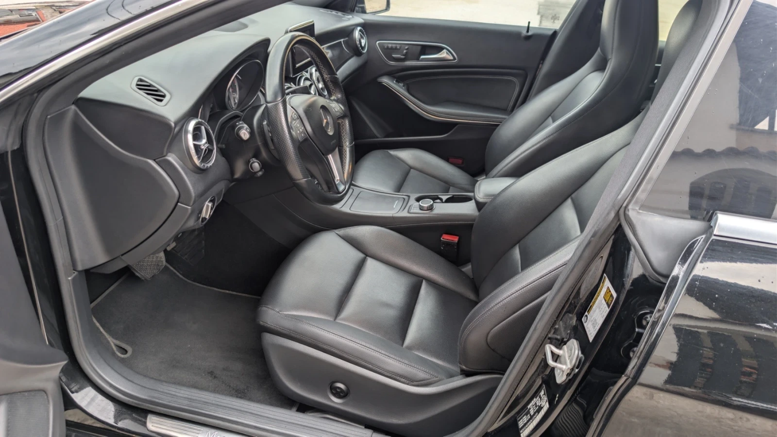 Mercedes-Benz CLA 250 AMG, снимка 15 - Автомобили и джипове - 54301313