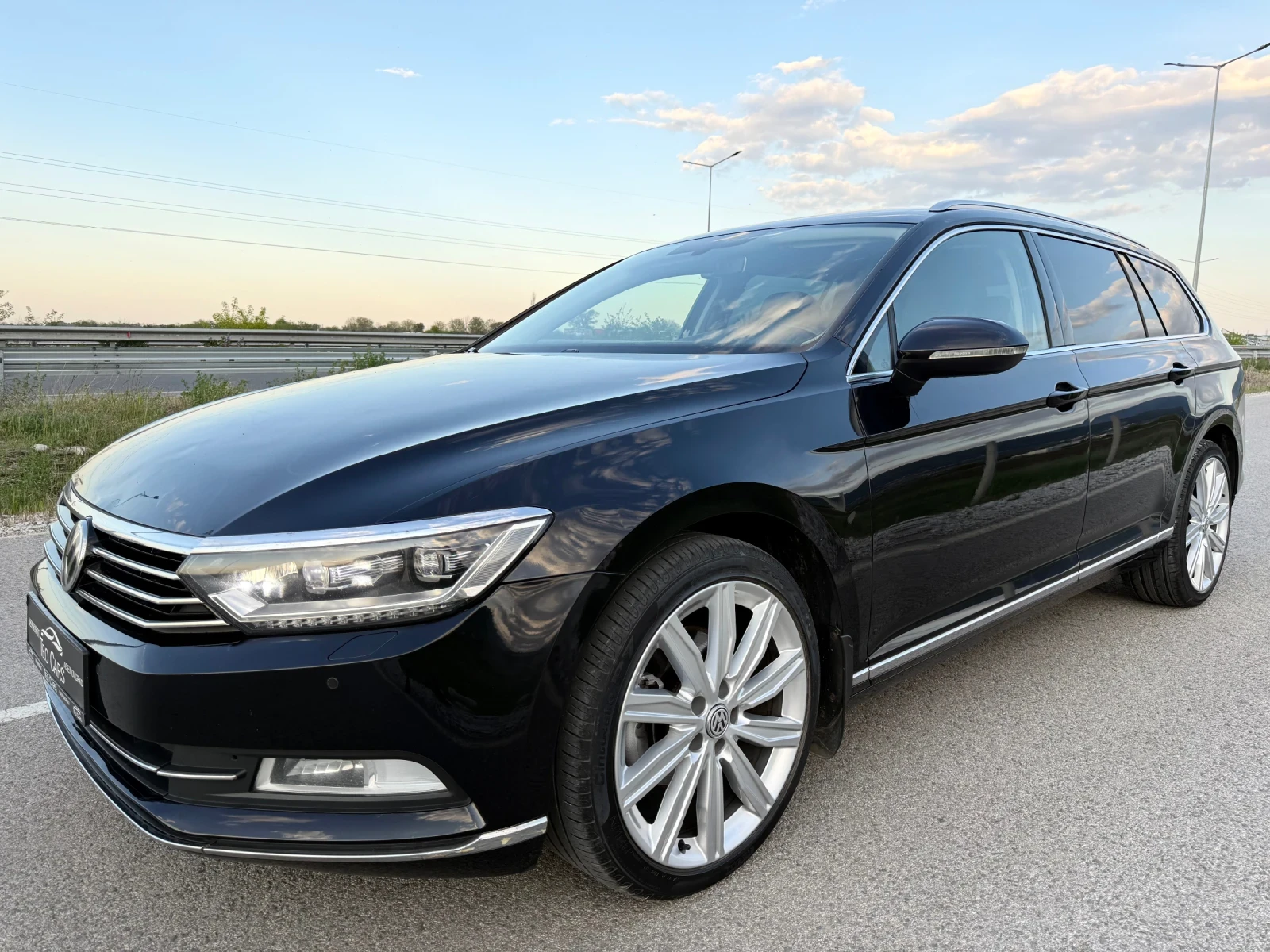 VW Passat 2.0 TDI 190к.с HIGHLINE / LED / KOJA / DISTRONIC , снимка 3 - Автомобили и джипове - 54347106