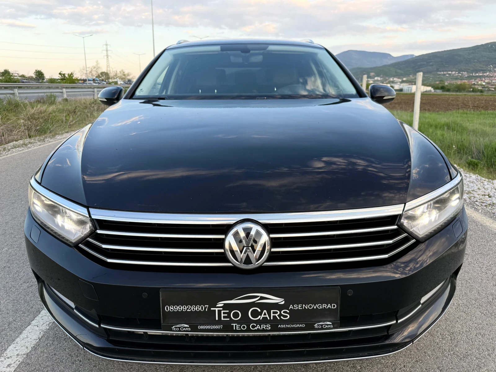 VW Passat 2.0 TDI 190к.с HIGHLINE / LED / KOJA / DISTRONIC , снимка 2 - Автомобили и джипове - 54347106