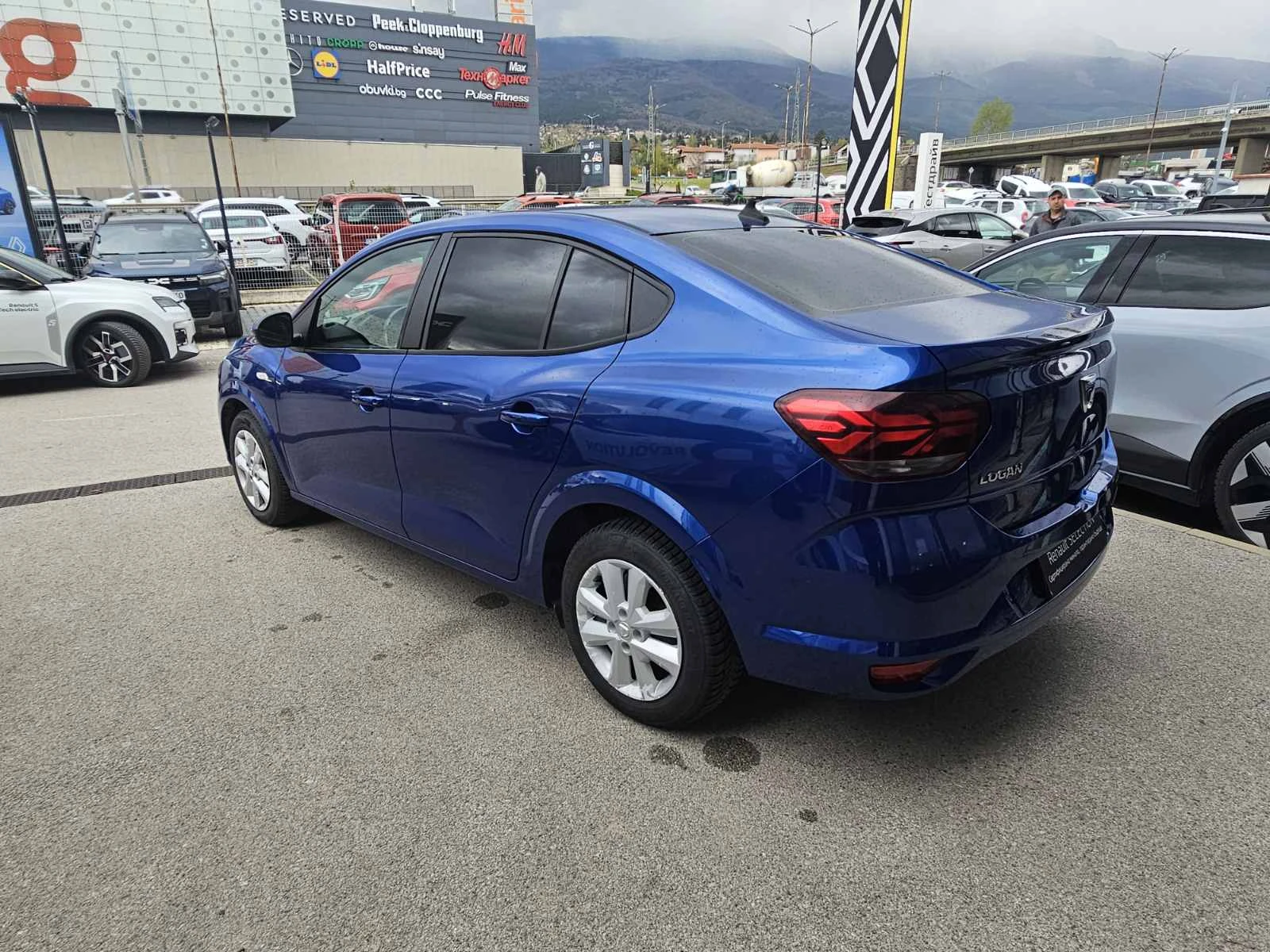 Dacia Logan 1.0 TCe 90 Stop&Start LPG, снимка 4 - Автомобили и джипове - 54358799