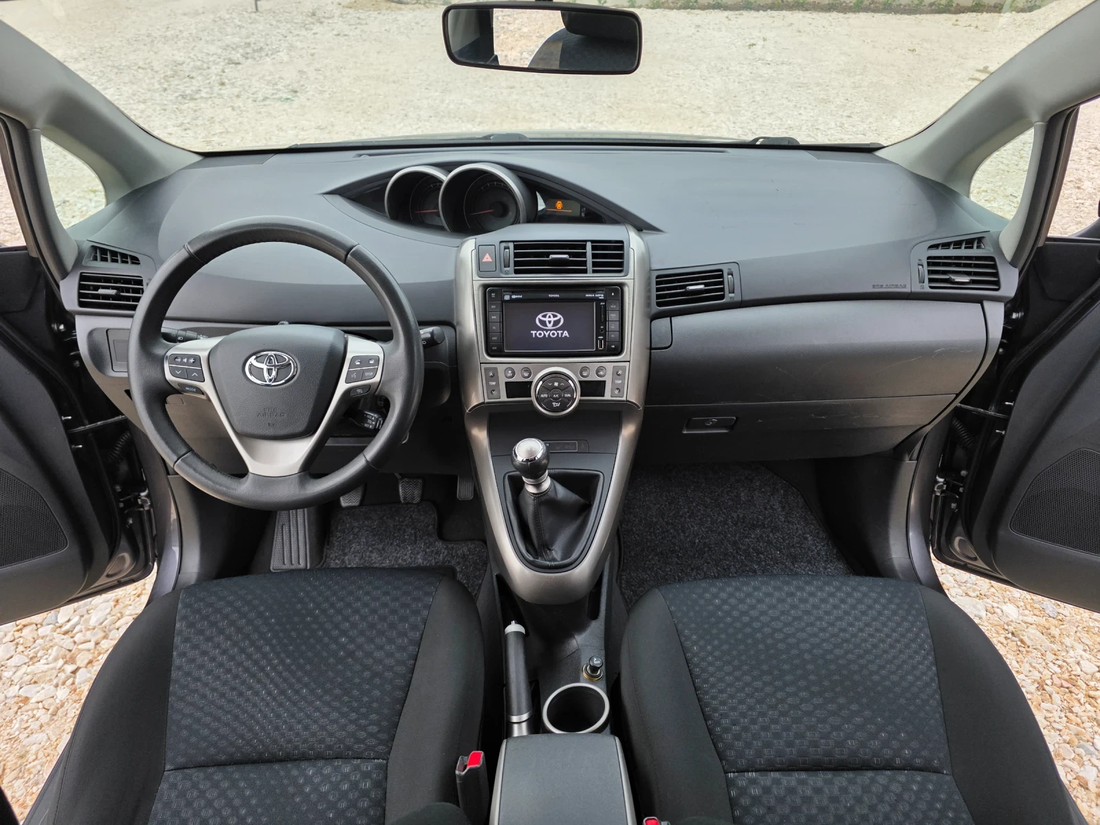 Toyota Verso 1.8 Vvti Навигация Автопилот , снимка 12 - Автомобили и джипове - 54530485