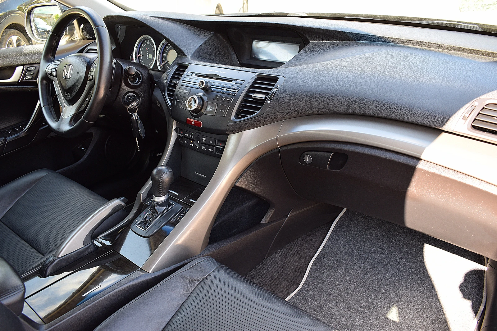 Honda Accord 2.4ШВЕЙЦАРИЯ/LUX/КОЖА, снимка 12 - Автомобили и джипове - 54828203