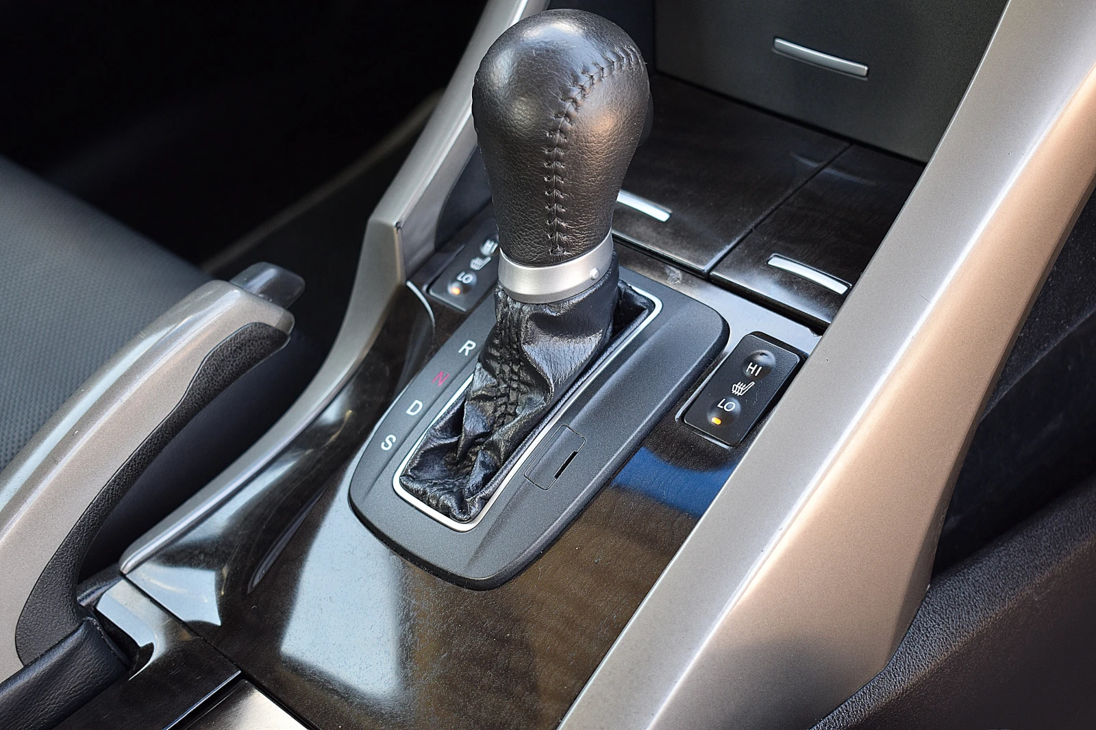 Honda Accord 2.4ШВЕЙЦАРИЯ/LUX/КОЖА, снимка 13 - Автомобили и джипове - 54828203