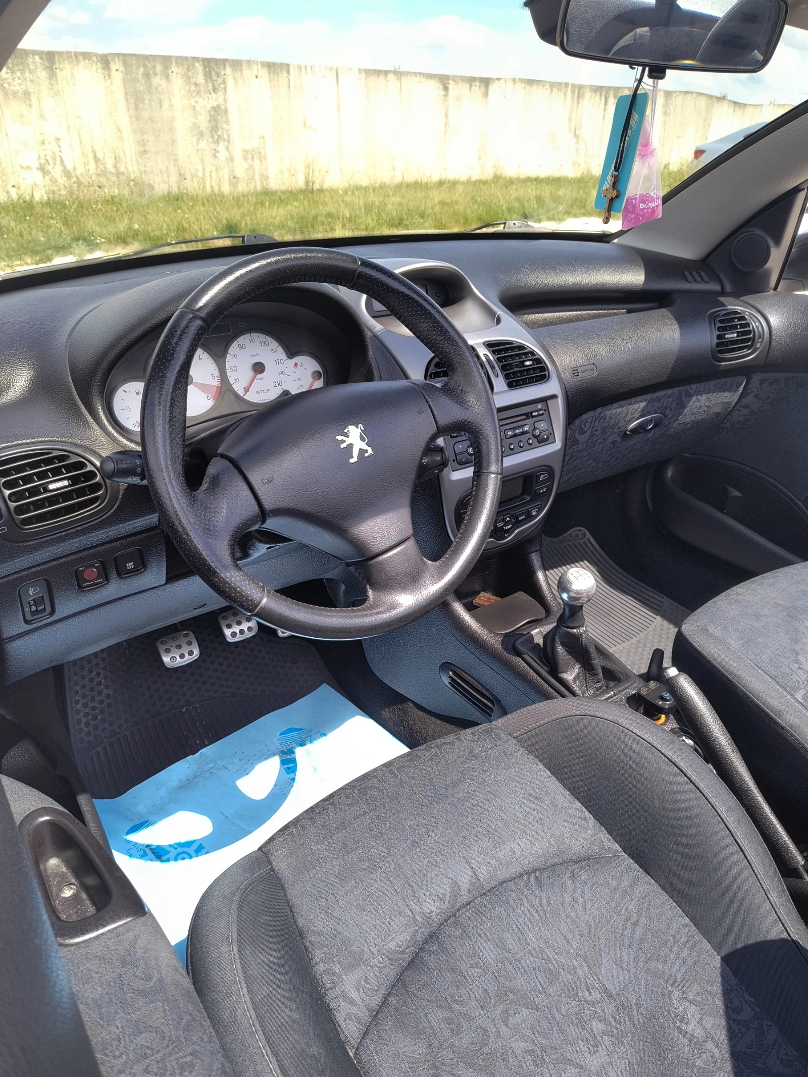 Peugeot 206 206CC, снимка 10 - Автомобили и джипове - 55072288
