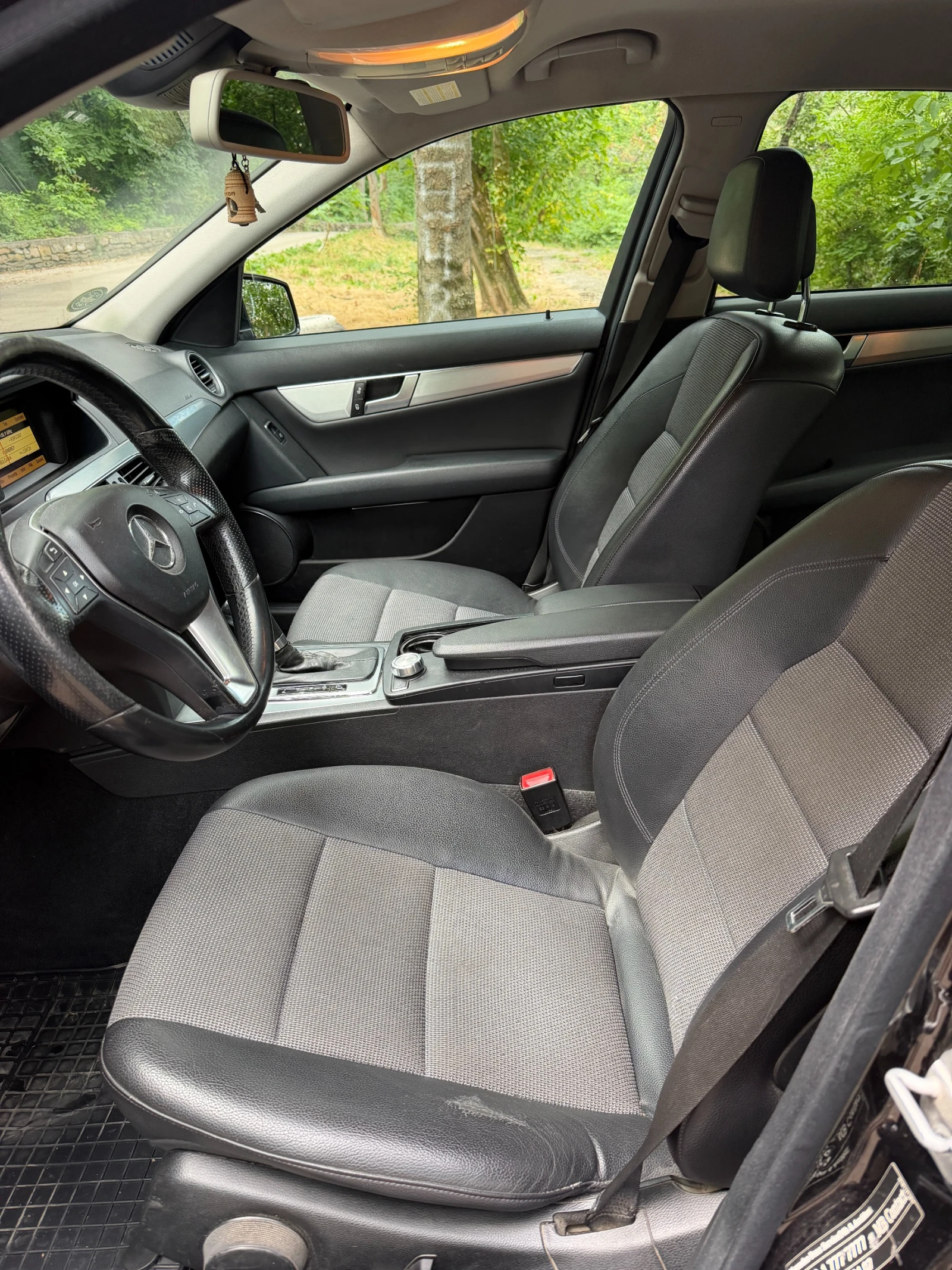 Mercedes-Benz C 220, снимка 8 - Автомобили и джипове - 55411544