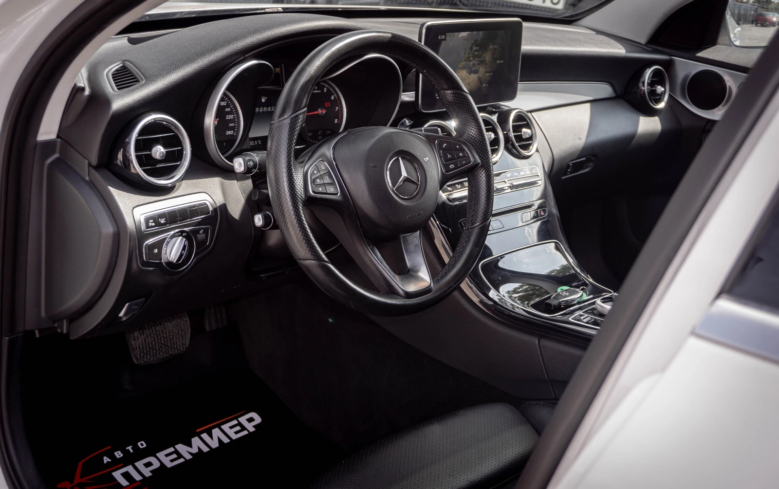 Mercedes-Benz C 200 КАТО НОВА-121, 615 КМ!, снимка 7 - Автомобили и джипове - 55692938