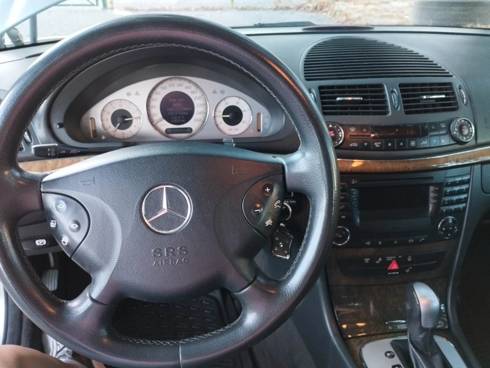 Mercedes-Benz E 320 CDI/ПЕРФЕКТНА, снимка 13 - Автомобили и джипове - 56050570