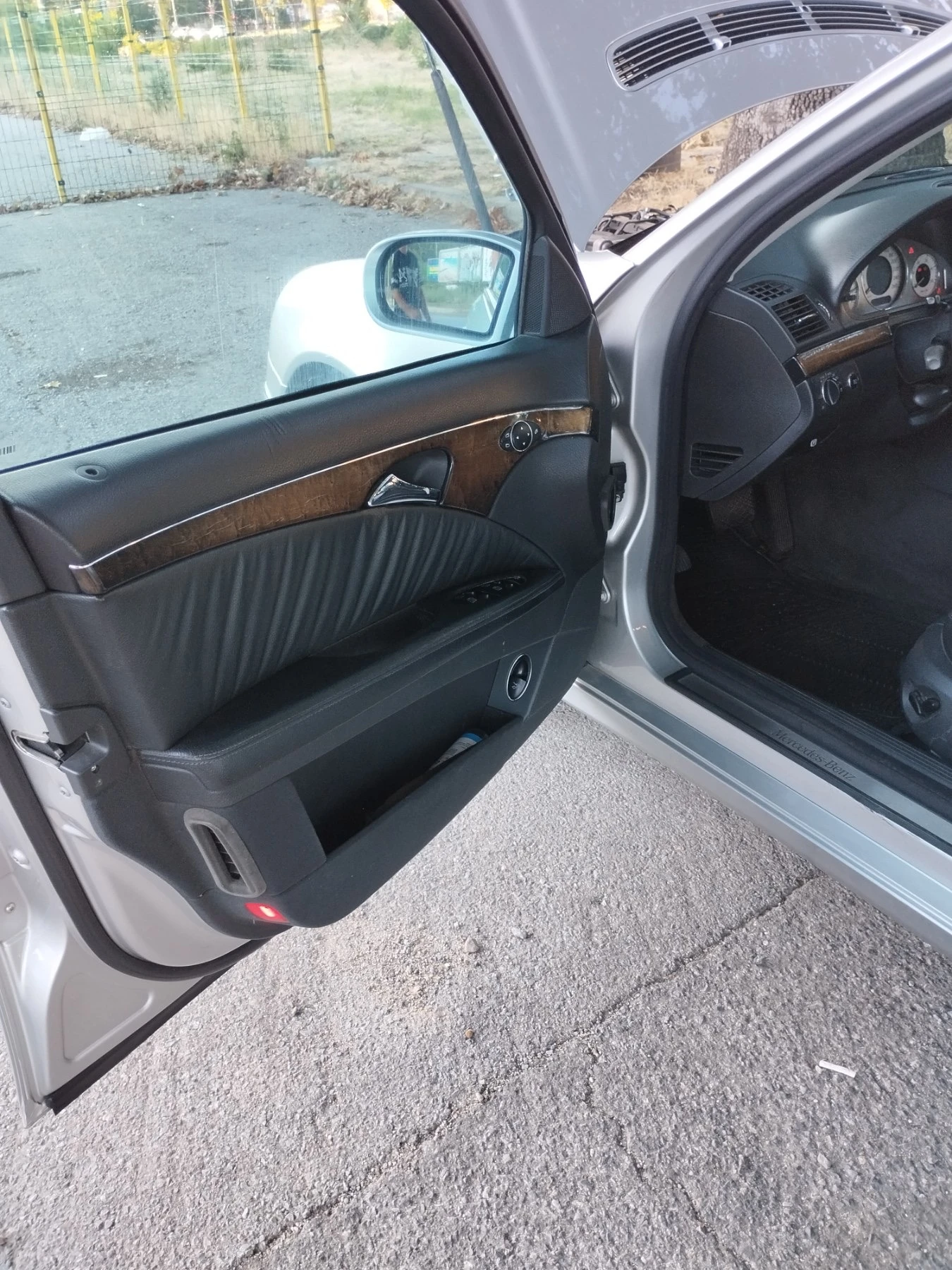 Mercedes-Benz E 320 CDI/ПЕРФЕКТНА, снимка 11 - Автомобили и джипове - 56050570