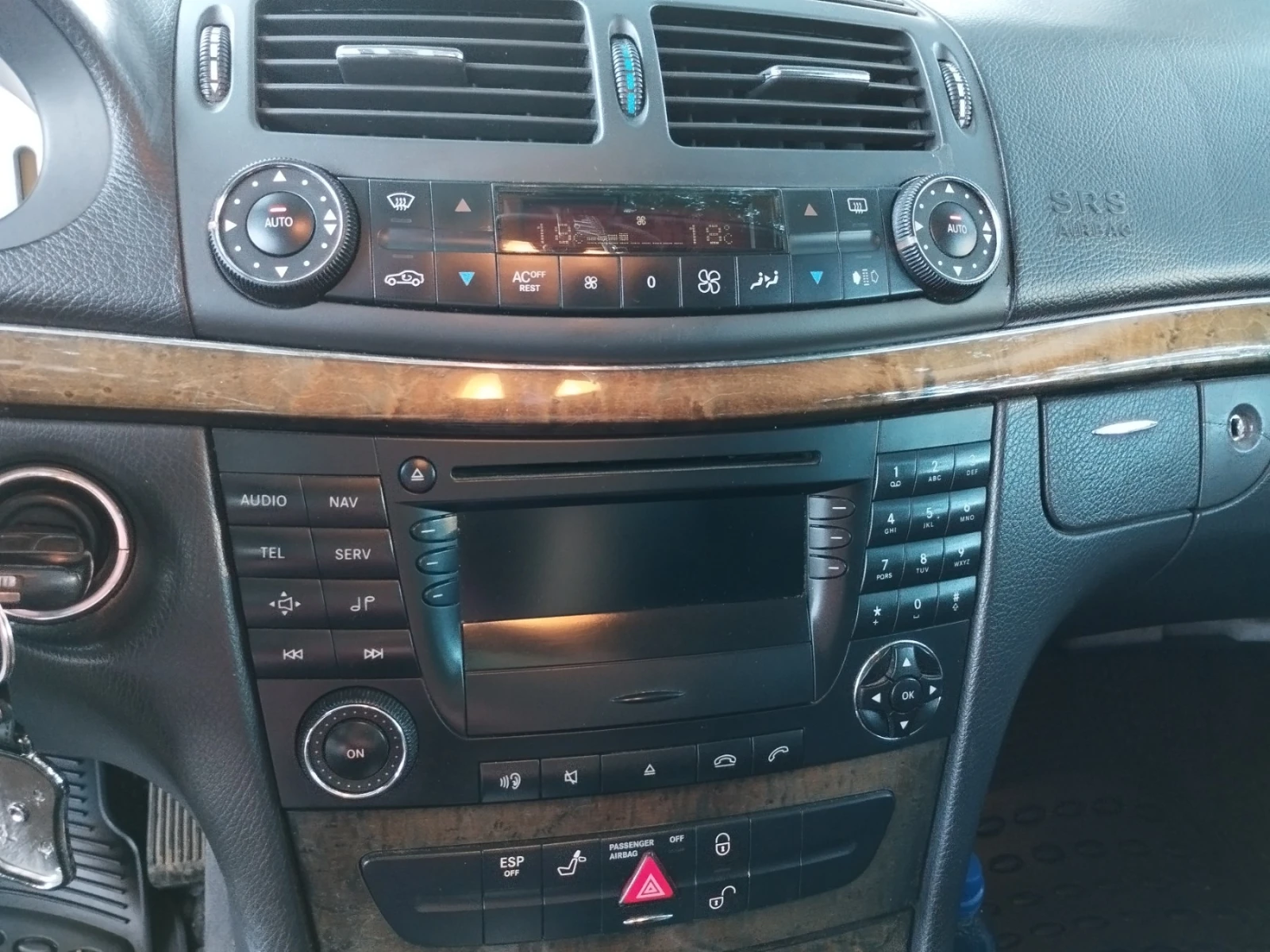 Mercedes-Benz E 320 CDI/ПЕРФЕКТНА, снимка 10 - Автомобили и джипове - 56050570