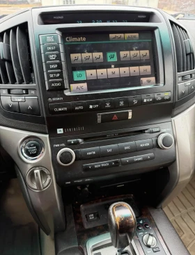 Toyota Land cruiser 5.7 V8 | 7 МЕСТЕН | CARFAX |  | Auto.bg — изображение 8