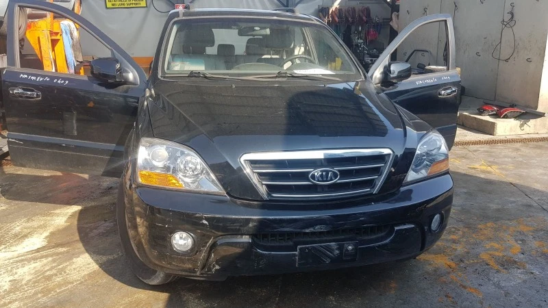 Kia Sorento 2.5 CRDI, снимка 1 - Автомобили и джипове - 38716215