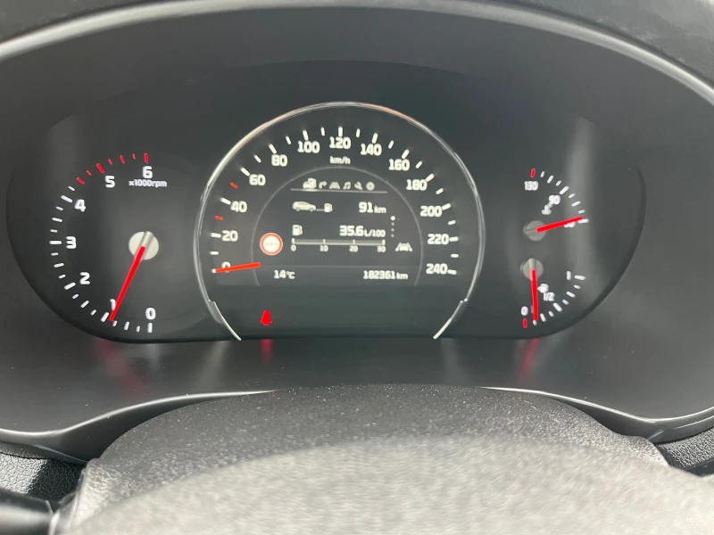 Kia Sorento 2.2CRDi 200кс 4х4 6ск, снимка 8 - Автомобили и джипове - 51877264
