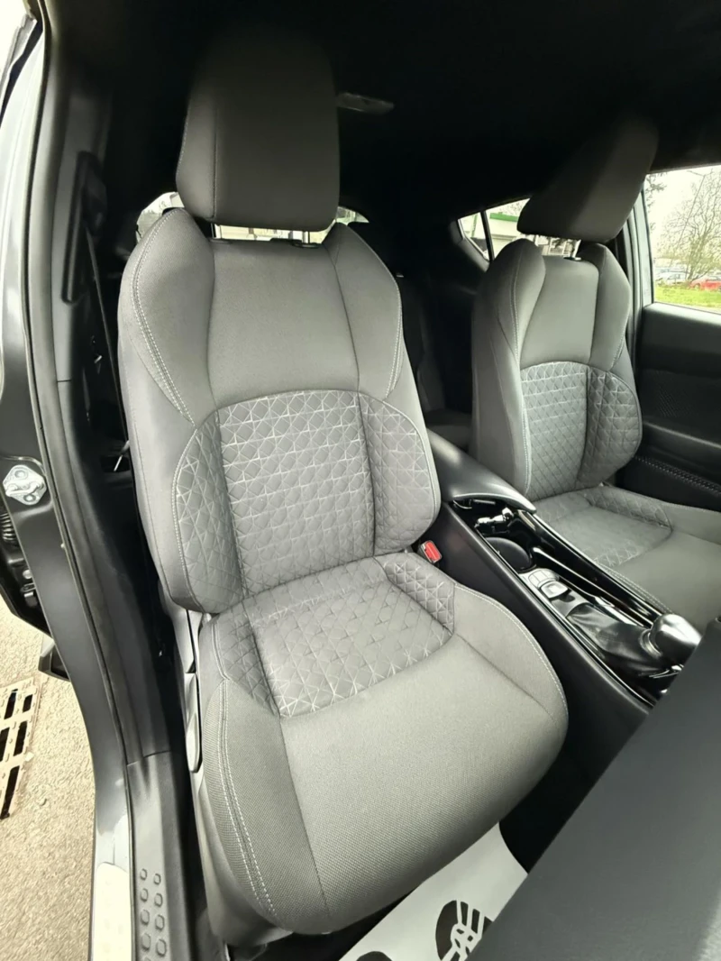 Toyota C-HR HYBRID BI Tone, снимка 10 - Автомобили и джипове - 52667139