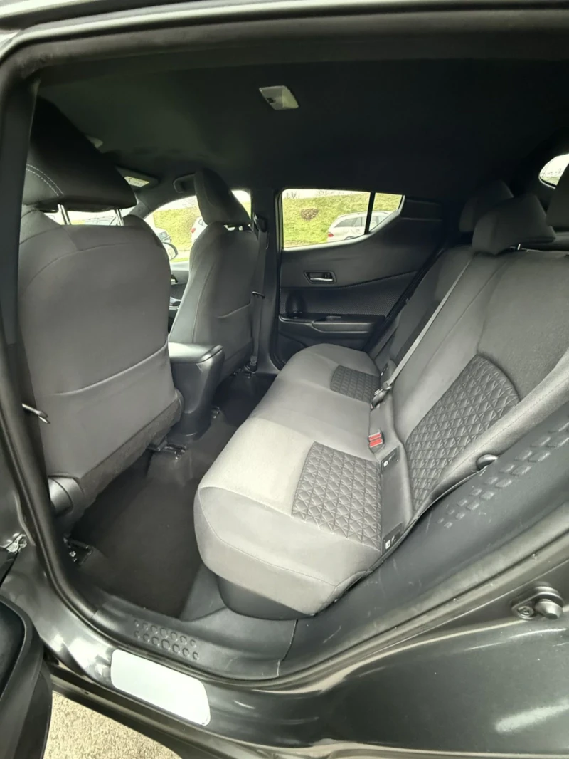 Toyota C-HR HYBRID BI Tone, снимка 11 - Автомобили и джипове - 52667139