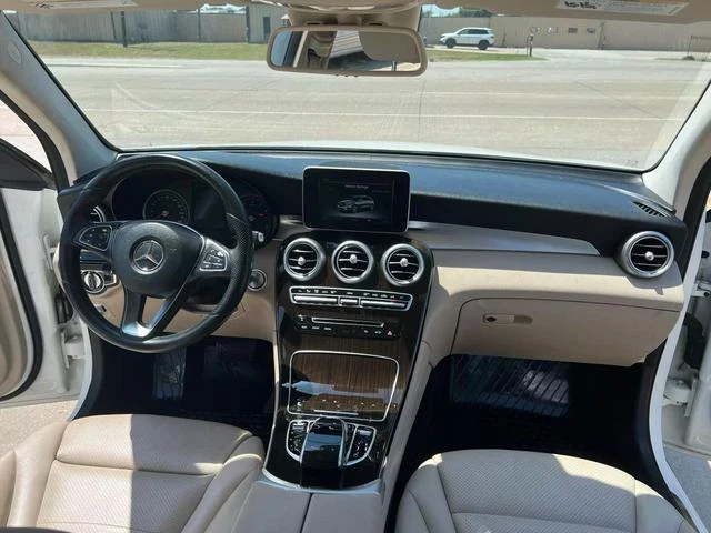 Mercedes-Benz GLC 300 Подгрев* Keyless* Фикс Цена, снимка 7 - Автомобили и джипове - 47629721