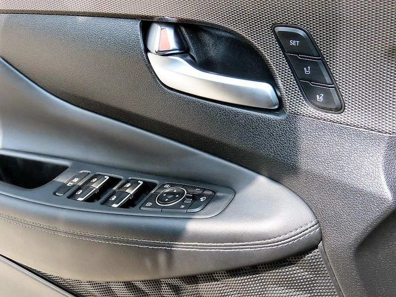 Hyundai Santa fe Gasoline 2.0T 2WD| 238к.с.| ВКЛ.ТЕХНОТЕСТ, снимка 11 - Автомобили и джипове - 55440744