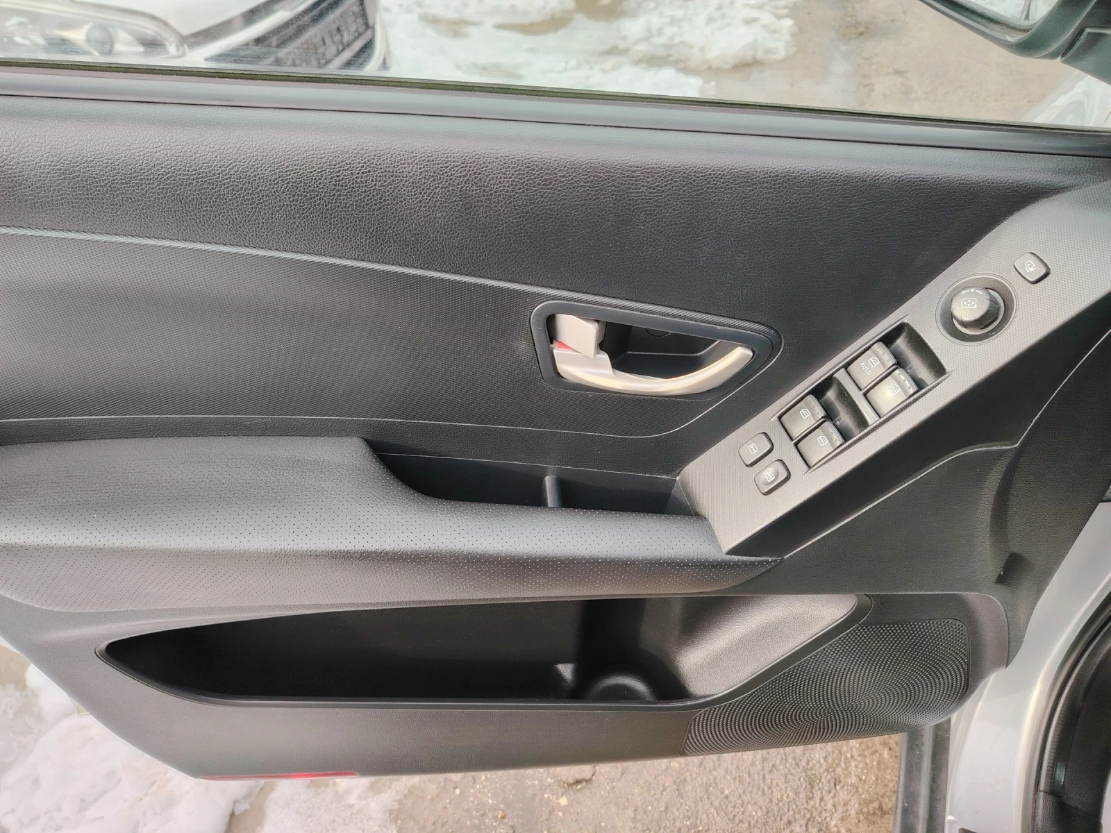 SsangYong Korando 2.0 ����� 4�4 | Mobile.bg � ����������� 11