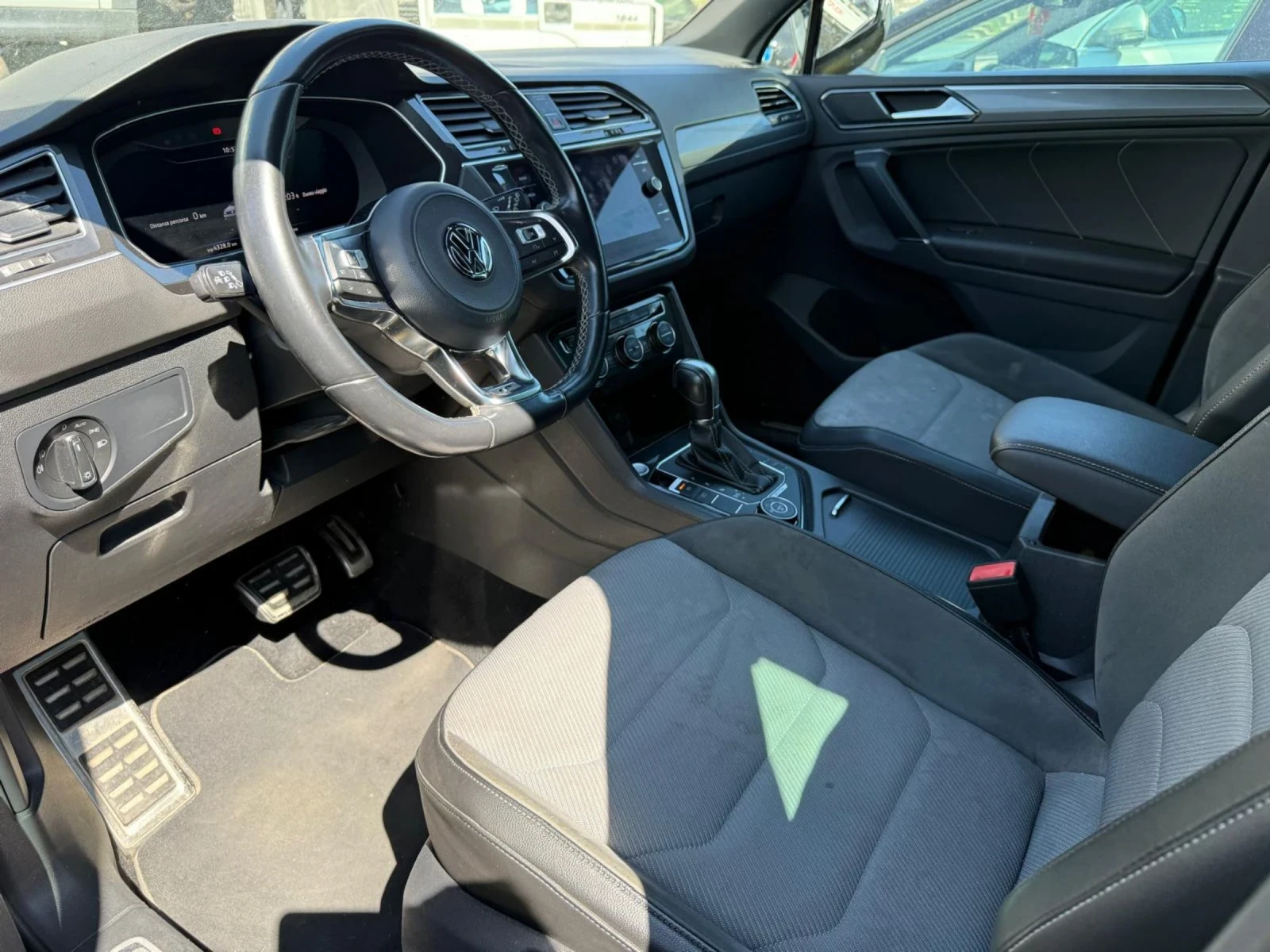 VW Tiguan Капарирана/Продадена  - изображение 7
