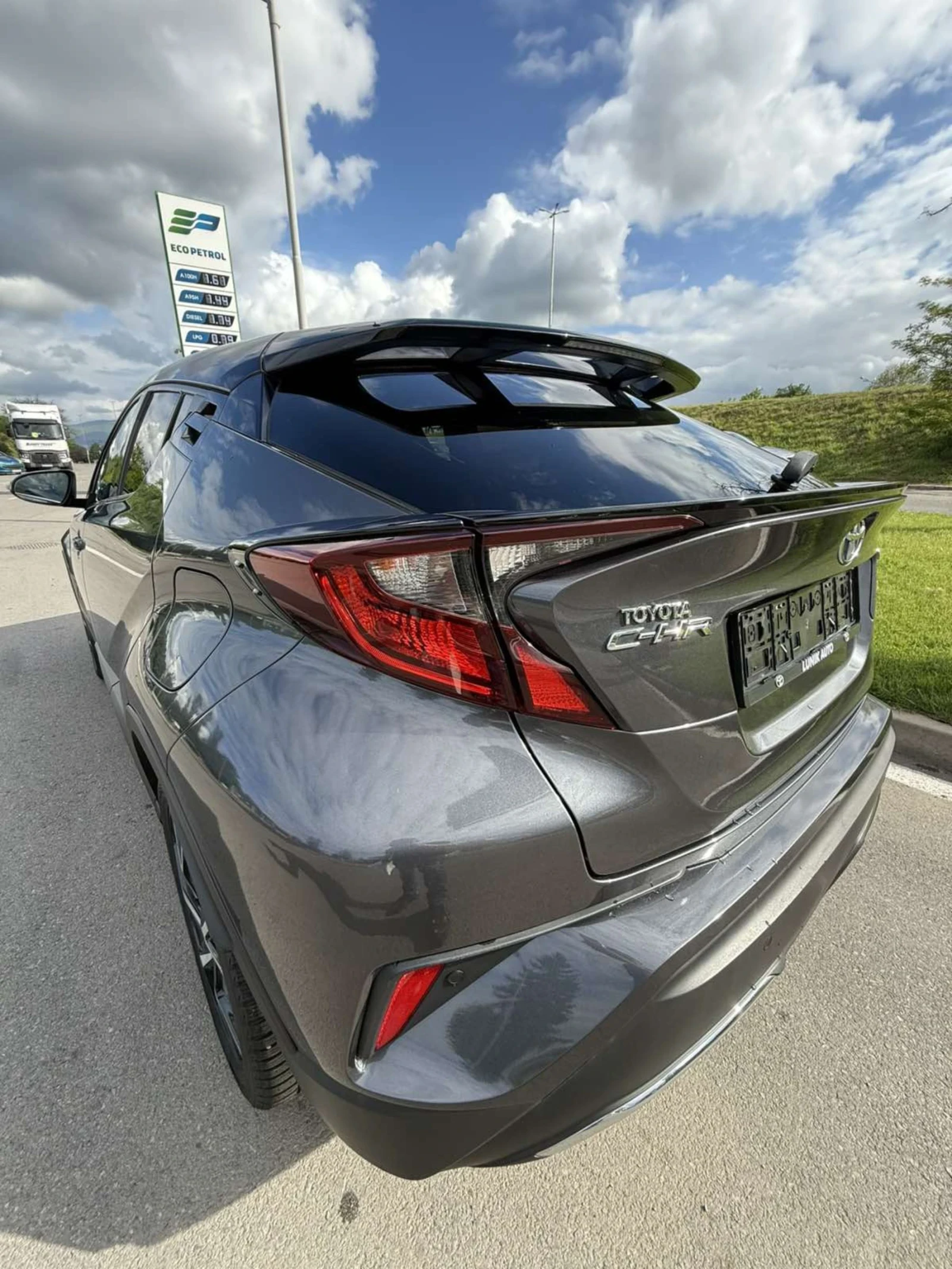 Toyota C-HR HYBRID BI Tone 2.0 184�.� ��� | Mobile.bg � ����������� 6