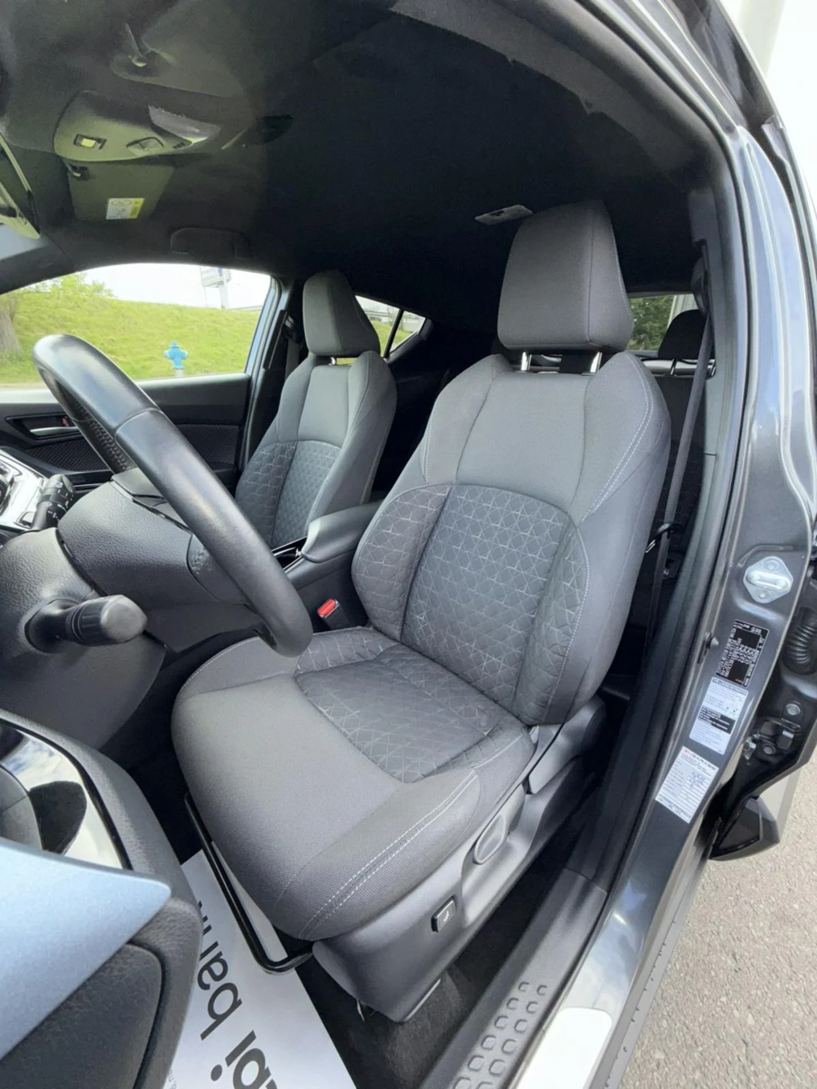 Toyota C-HR HYBRID BI Tone 2.0 184�.� ��� | Mobile.bg � ����������� 9