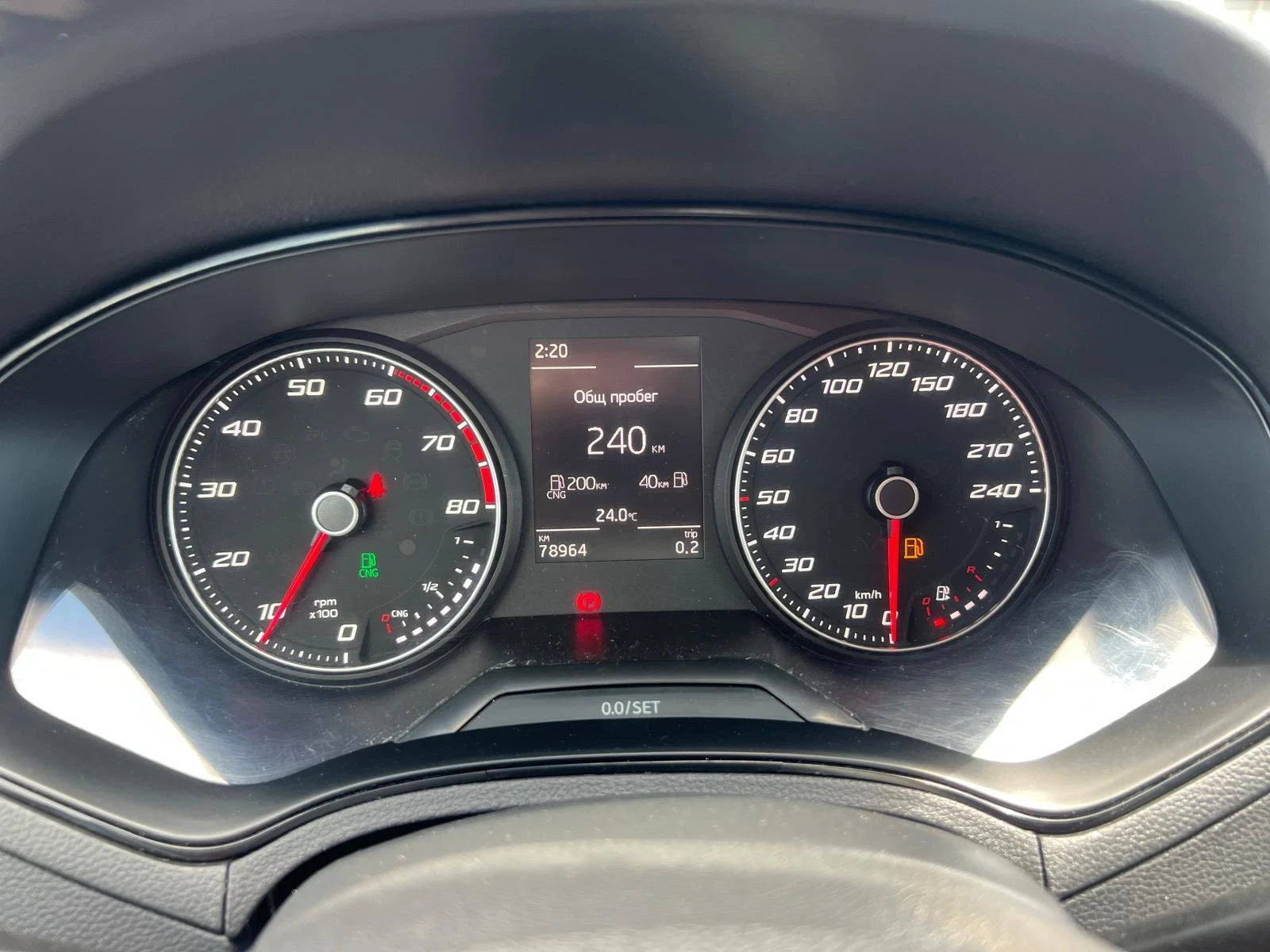 Seat Arona Benz/Metan Euro6B 78.000km!!!, снимка 14 - Автомобили и джипове - 52817132