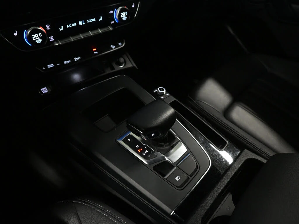 Audi Q5 * S-Line* * HeadUp* AвтоКредит* (ЦЕНА ДО БГ), снимка 13 - Автомобили и джипове - 53855127