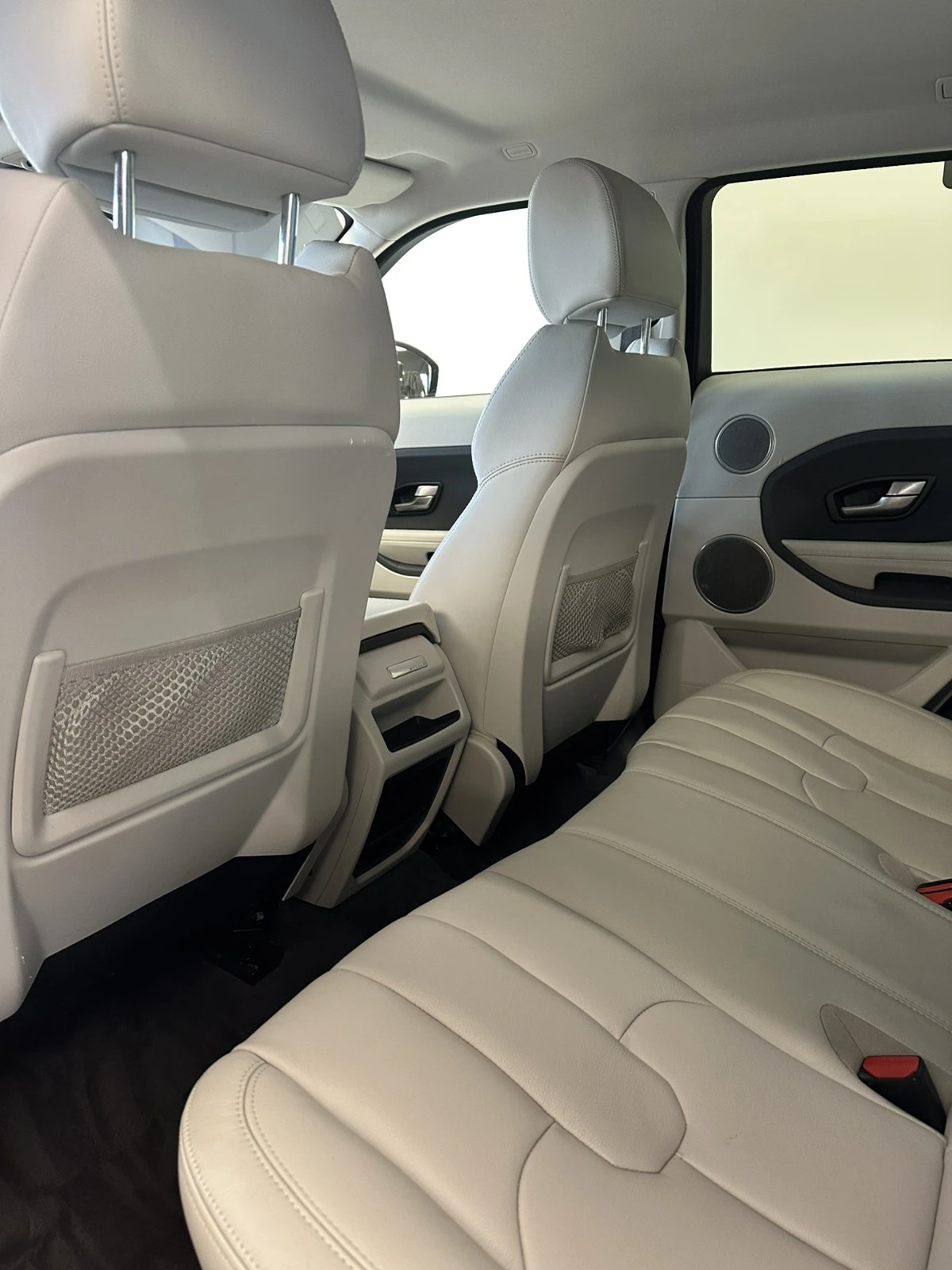 Land Rover Evoque 2.2, снимка 6 - Автомобили и джипове - 54079558