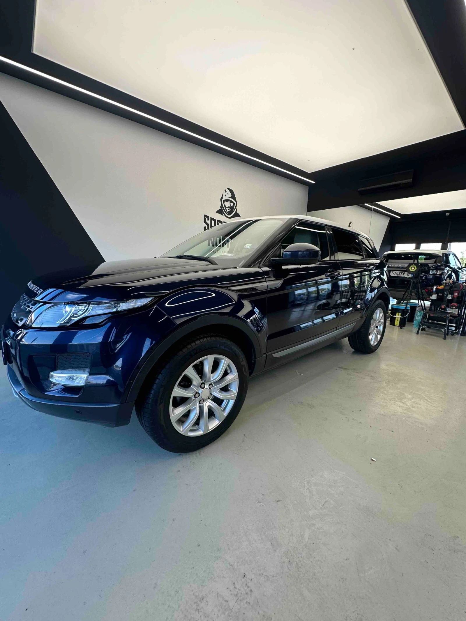 Land Rover Evoque 2.2, снимка 2 - Автомобили и джипове - 54079558