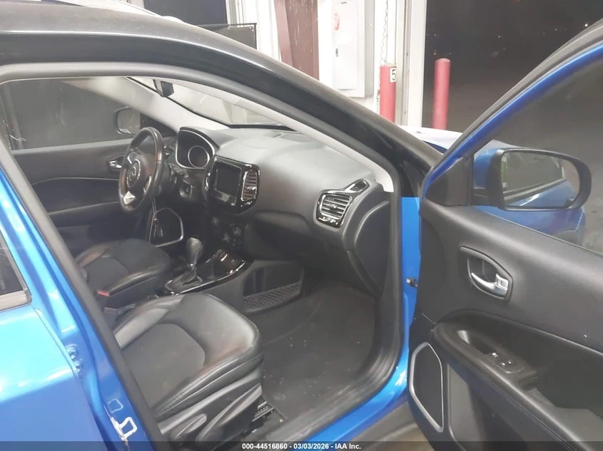 Jeep Compass 2.4l Altitude Fwd, снимка 5 - Автомобили и джипове - 54116032