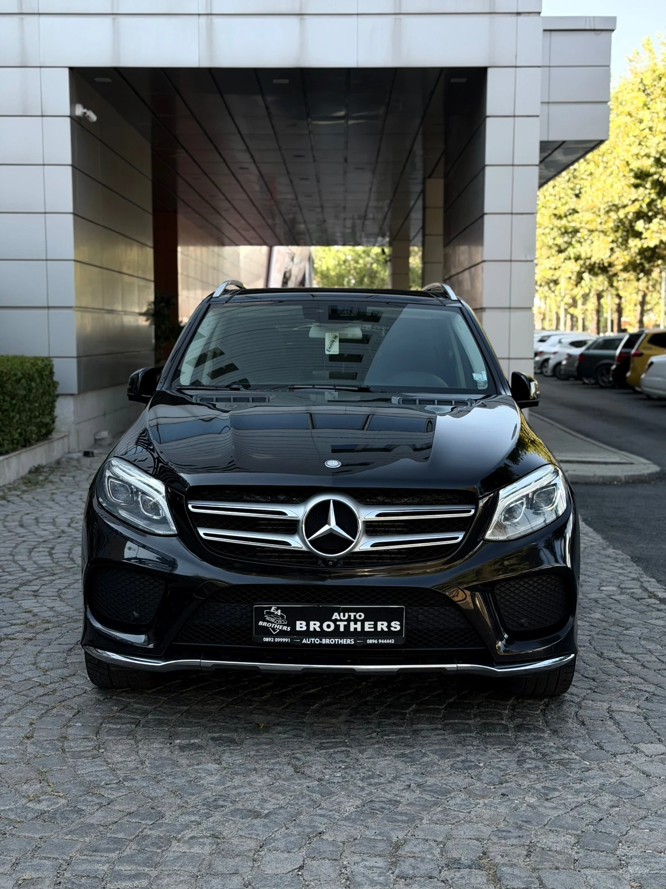 Mercedes-Benz GLE 350 FACELIFT / AMG LINE / ПАНОРАМА / 360 / 9G-TRON?C, снимка 5 - Автомобили и джипове - 55769970