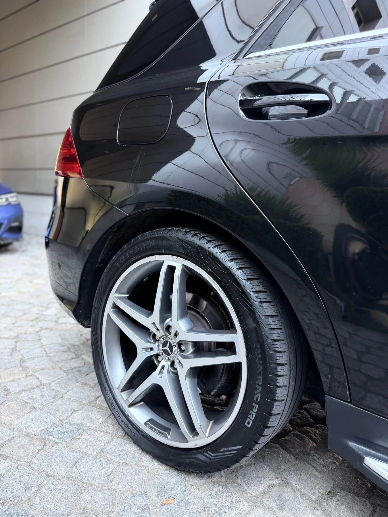 Mercedes-Benz GLE 350 FACELIFT / AMG LINE / ПАНОРАМА / 360 / 9G-TRON?C, снимка 8 - Автомобили и джипове - 55769970