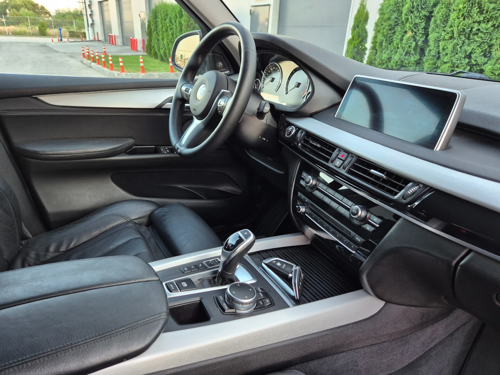 BMW X5 4.0d 313ks. 2016г Швейцария , снимка 14 - Автомобили и джипове - 55773589