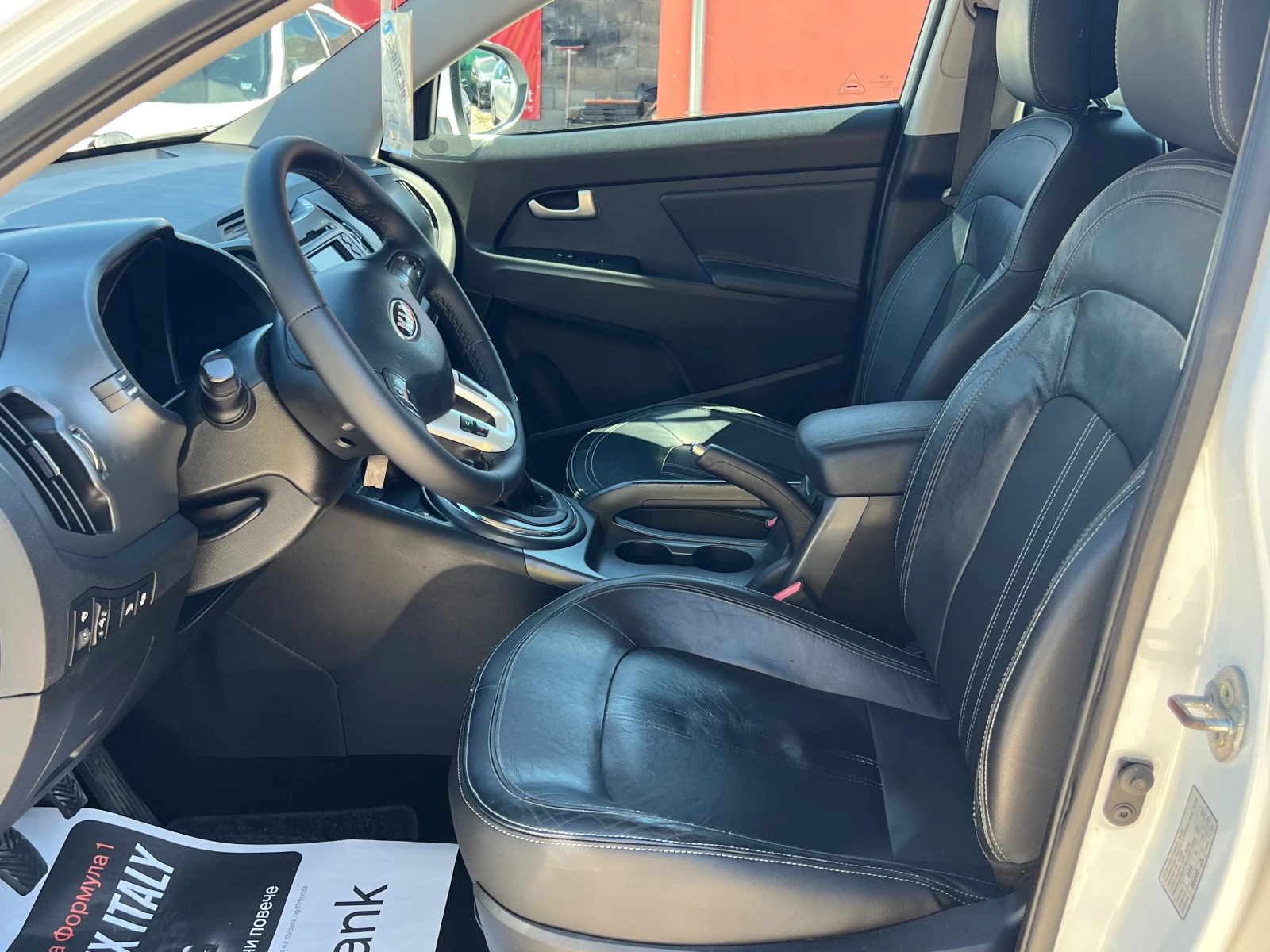 Kia Sportage 1.7 CRDI Facelift кожен салон, снимка 10 - Автомобили и джипове - 56017771
