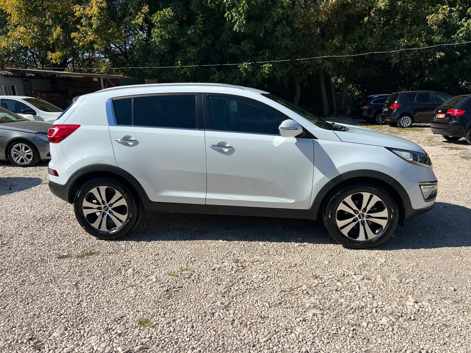 Kia Sportage 1.7 CRDI Facelift кожен салон, снимка 2 - Автомобили и джипове - 56017771