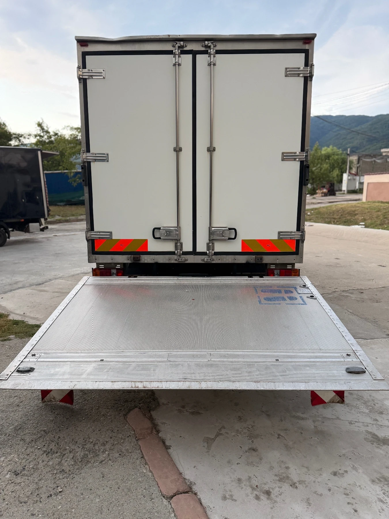 Mercedes-Benz 815 ХЛАДИЛЕН, снимка 13 - Камиони - 55366553