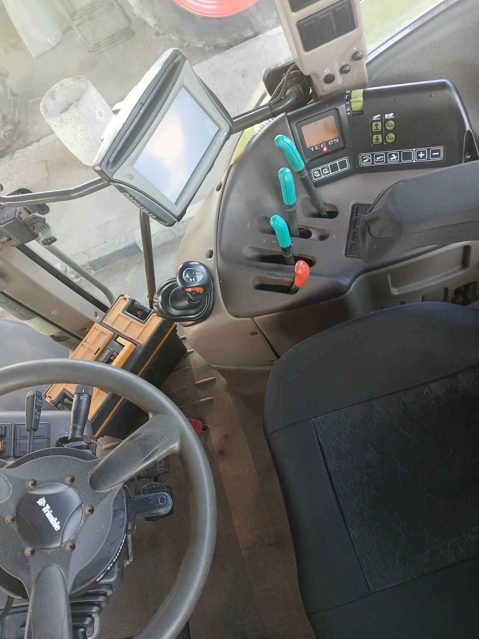 Трактор Claas Арес 836 с АВТОПИЛОТ, снимка 6 - Селскостопанска техника - 55666983
