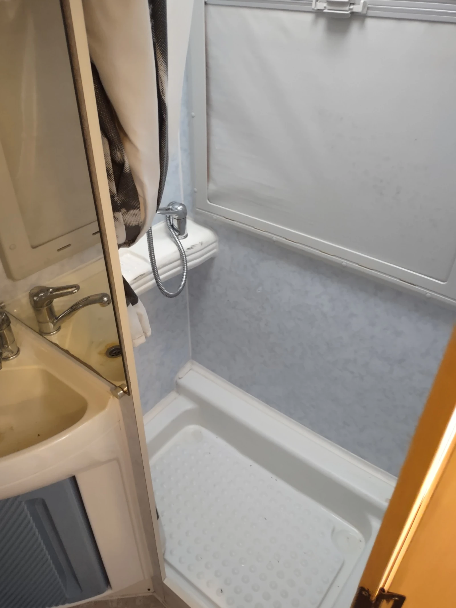 Кемпер Chausson FORD TRANZIT CHAUSSON WELCOME 25, снимка 14 - Каравани и кемпери - 54703503