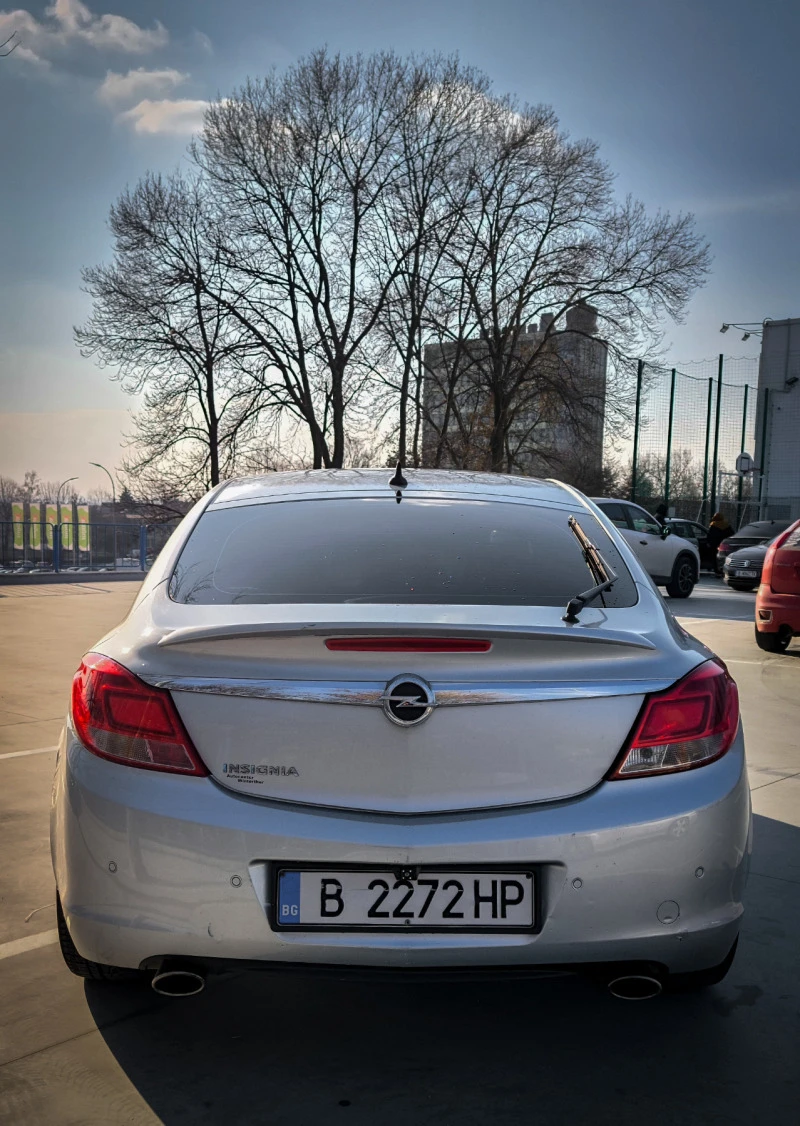 Opel Insignia, снимка 1 - Автомобили и джипове - 47704624