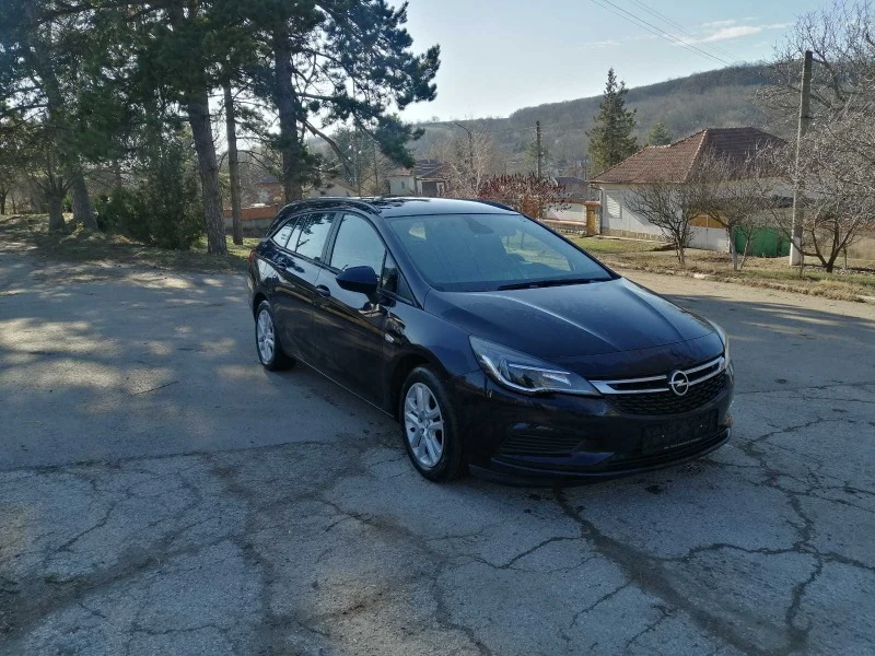 Opel Astra 1.6 CDTI  SportsTurer, снимка 1 - Автомобили и джипове - 47301879