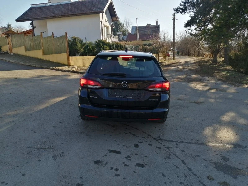 Opel Astra 1.6 CDTI  SportsTurer, снимка 4 - Автомобили и джипове - 47301879