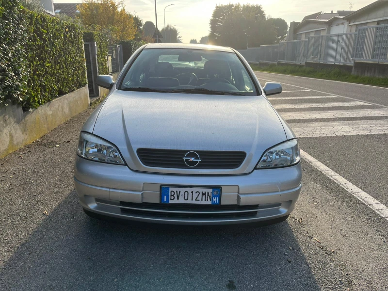 Opel Astra 1.6i-16v, снимка 2 - Автомобили и джипове - 48000389