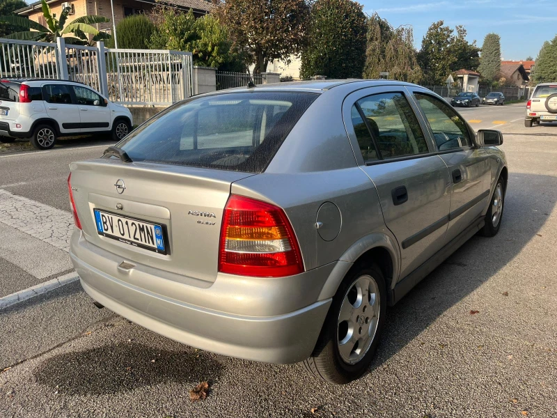 Opel Astra 1.6i-16v, снимка 4 - Автомобили и джипове - 48000389