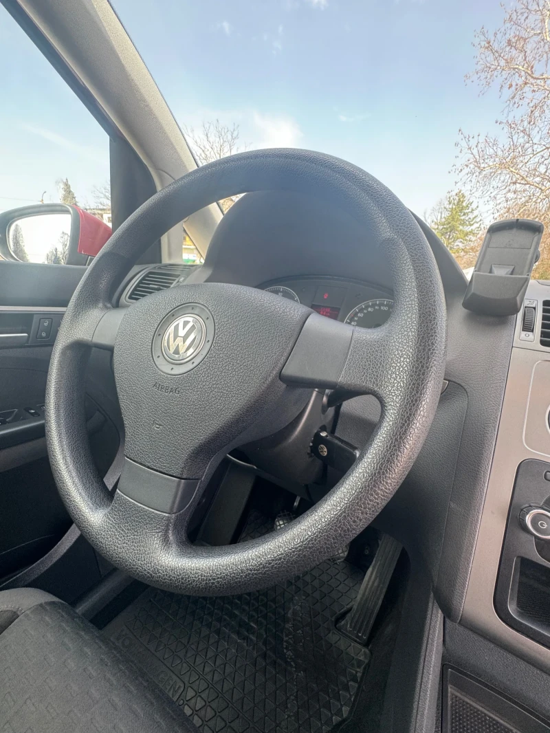 VW Touran 1.9 Tdi, снимка 10 - Автомобили и джипове - 49515956