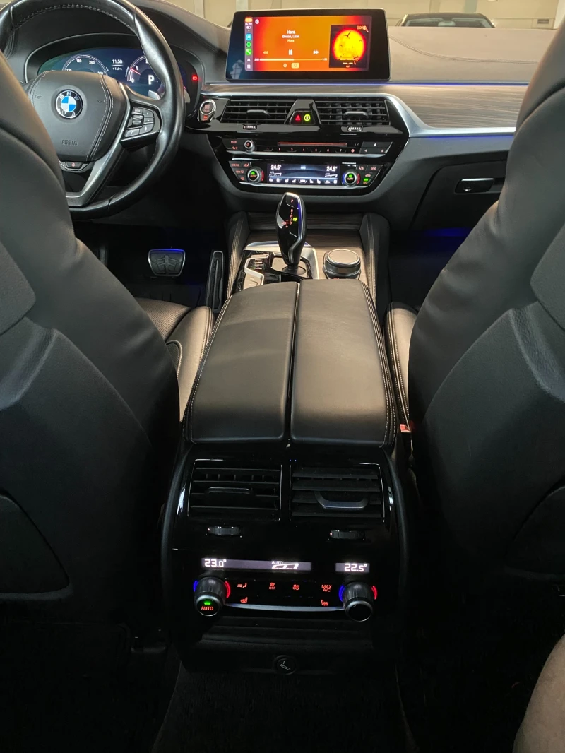 BMW 530 M Performance Luxury Line , снимка 11 - Автомобили и джипове - 50446479