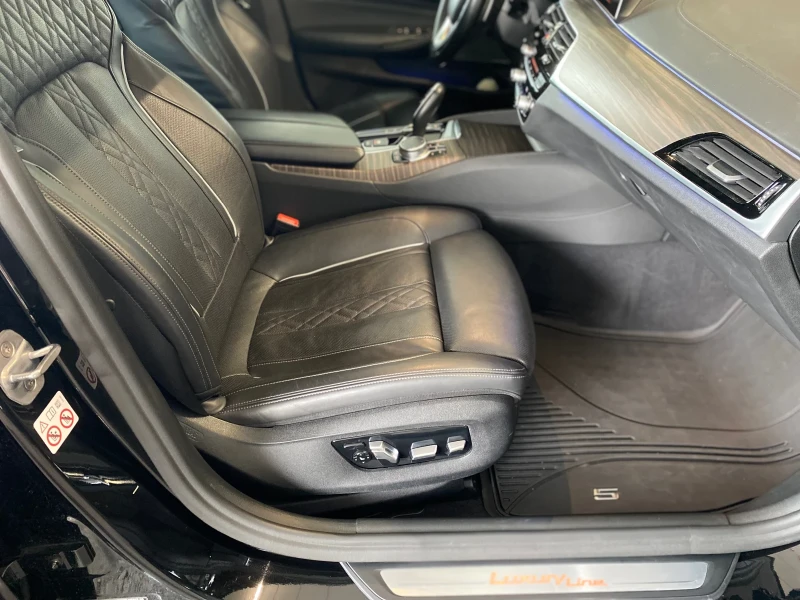 BMW 530 M Performance Luxury Line , снимка 13 - Автомобили и джипове - 50446479