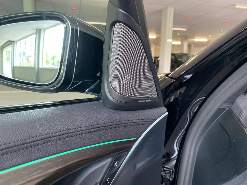 BMW 530 M Performance Luxury Line , снимка 17 - Автомобили и джипове - 50446479