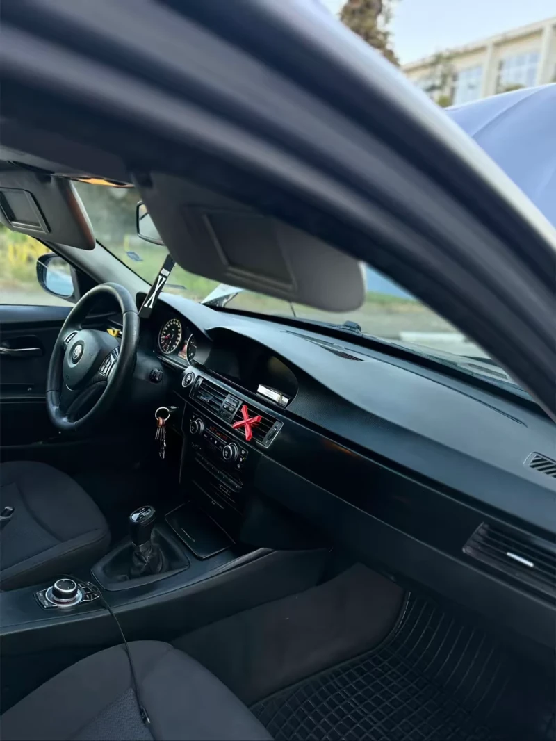 BMW 320, снимка 11 - Автомобили и джипове - 52794396