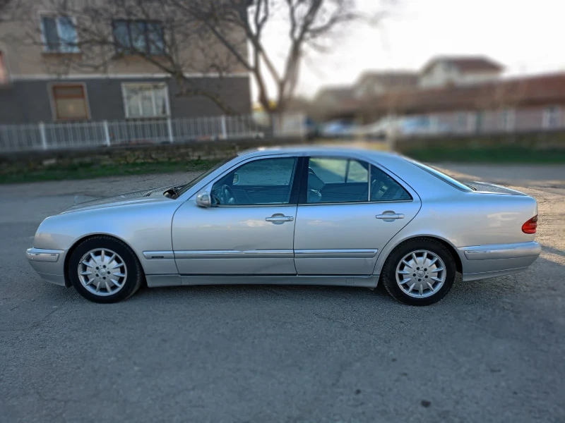 Mercedes-Benz E 270, снимка 6 - Автомобили и джипове - 52319265